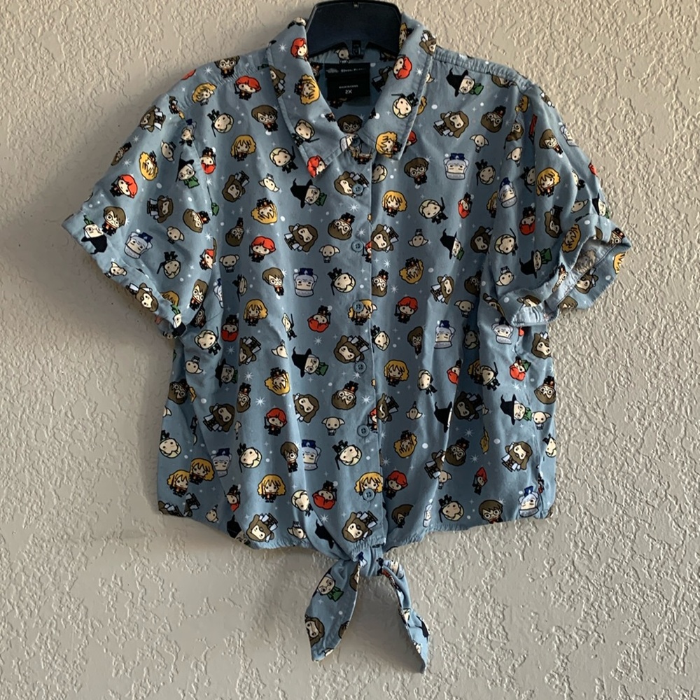 Harry Potter print top. Front tie at bottom